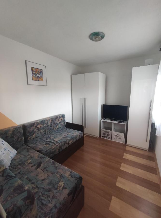 Apartman Pilcik Vir Luaran gambar